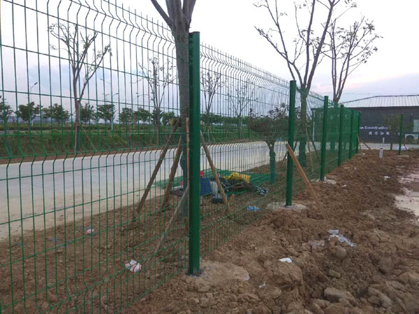 桃形柱護欄網(wǎng) 桃形柱護欄網(wǎng)